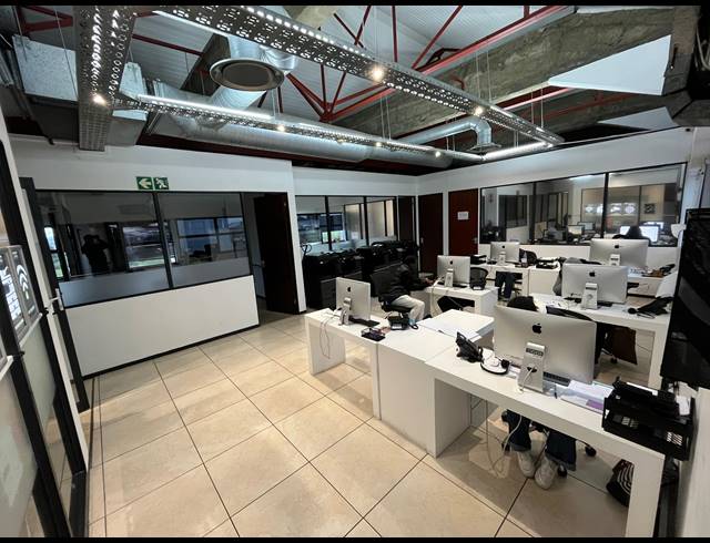 365M² OFFICE TO LET IN NDABENI